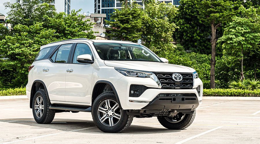 Nên chọn thuê xe du lịch 7 chỗ nào phù hợp nhất cho nhu cầu gia đình?